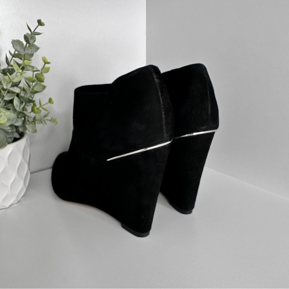 Coach Women’s Oakdale Sleek Design Black Suede Ankle Booties Size 9 - Picture 9 of 12